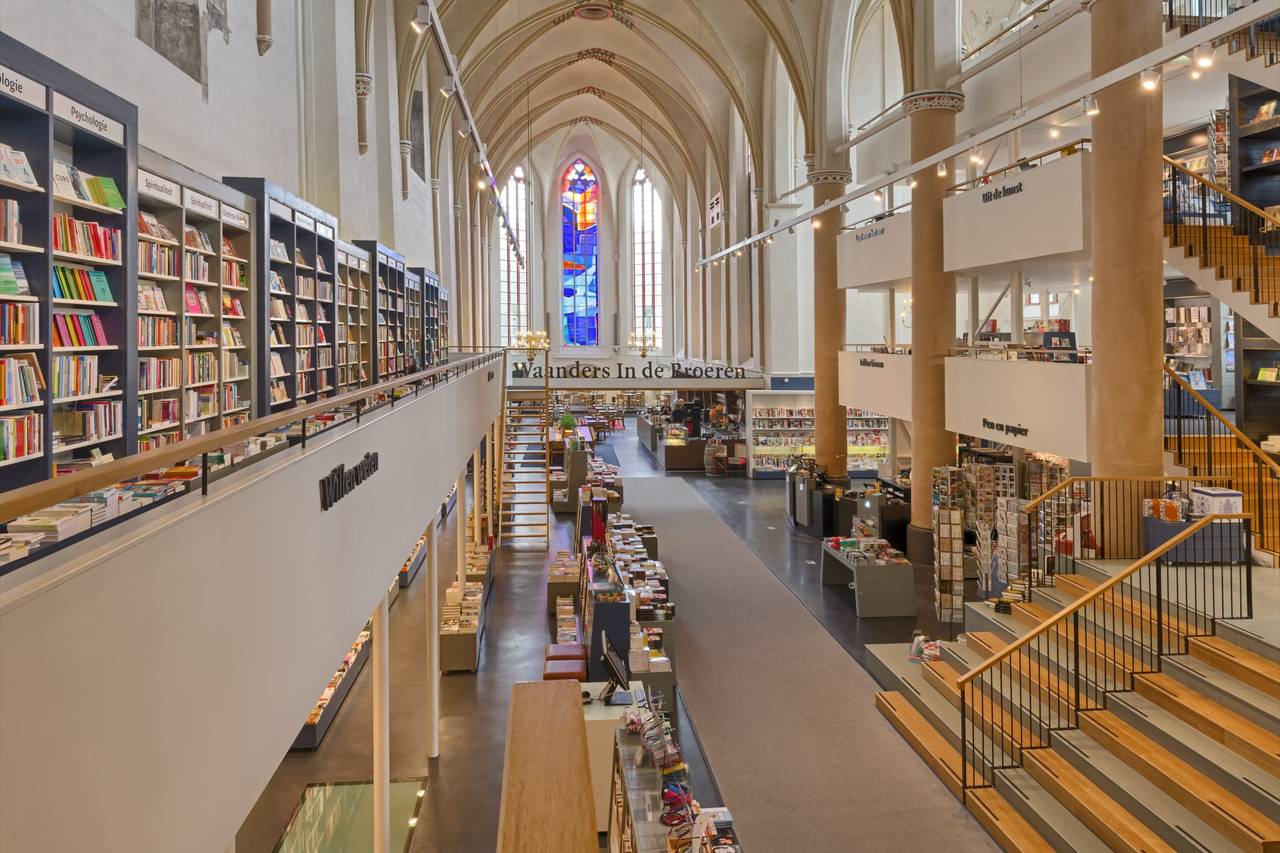 tranquilo-boekhandel-waanders-in-de-broeren-zwolle-etage